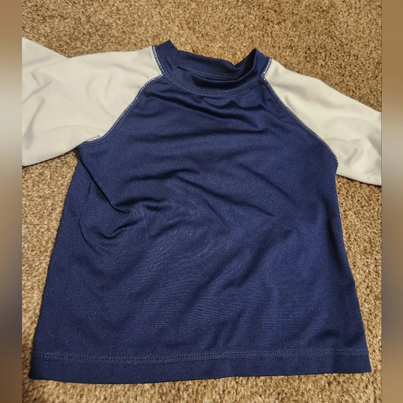 Set of 2 6-9 Months Short Sleeve Swim Tops - Picture 6 of 9